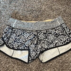 LuLuLemon Size 8 Speed Up Shorts